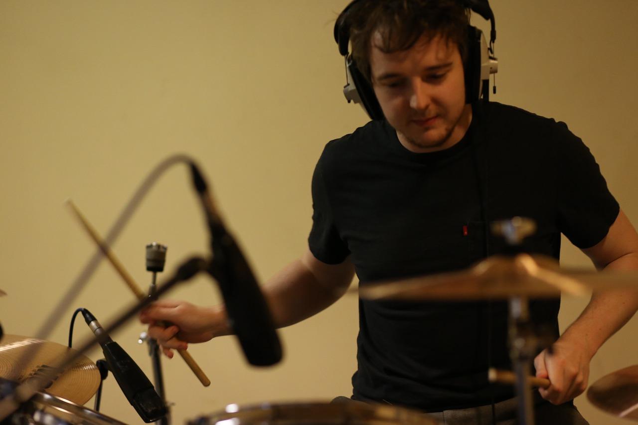 What You Need to Know About Being a Session Drummer