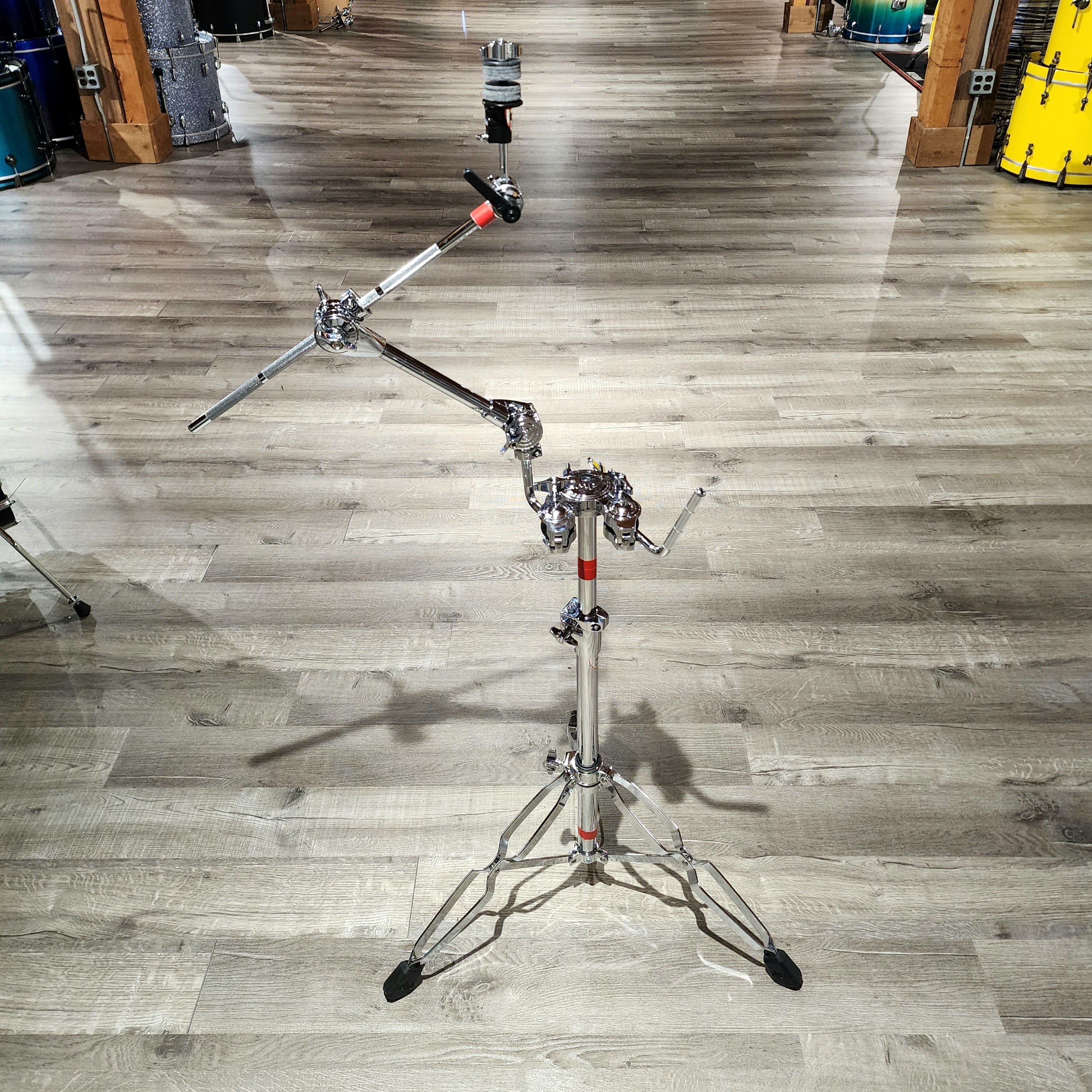 Used DW 9000 Series Heavy Duty Single Tom/Cymbal Stand