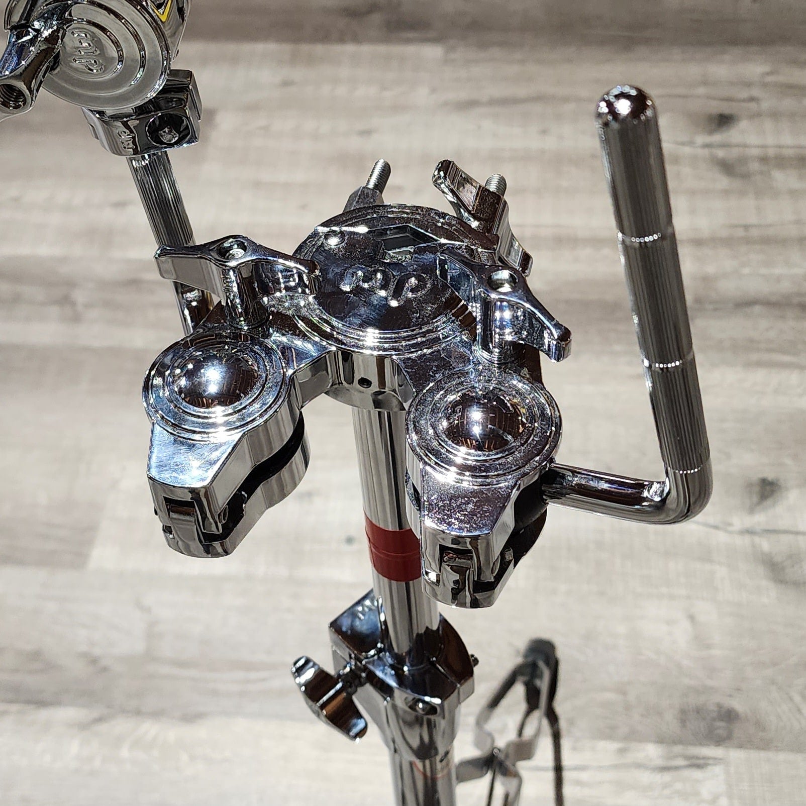 Used DW 9000 Series Heavy Duty Single Tom/Cymbal Stand