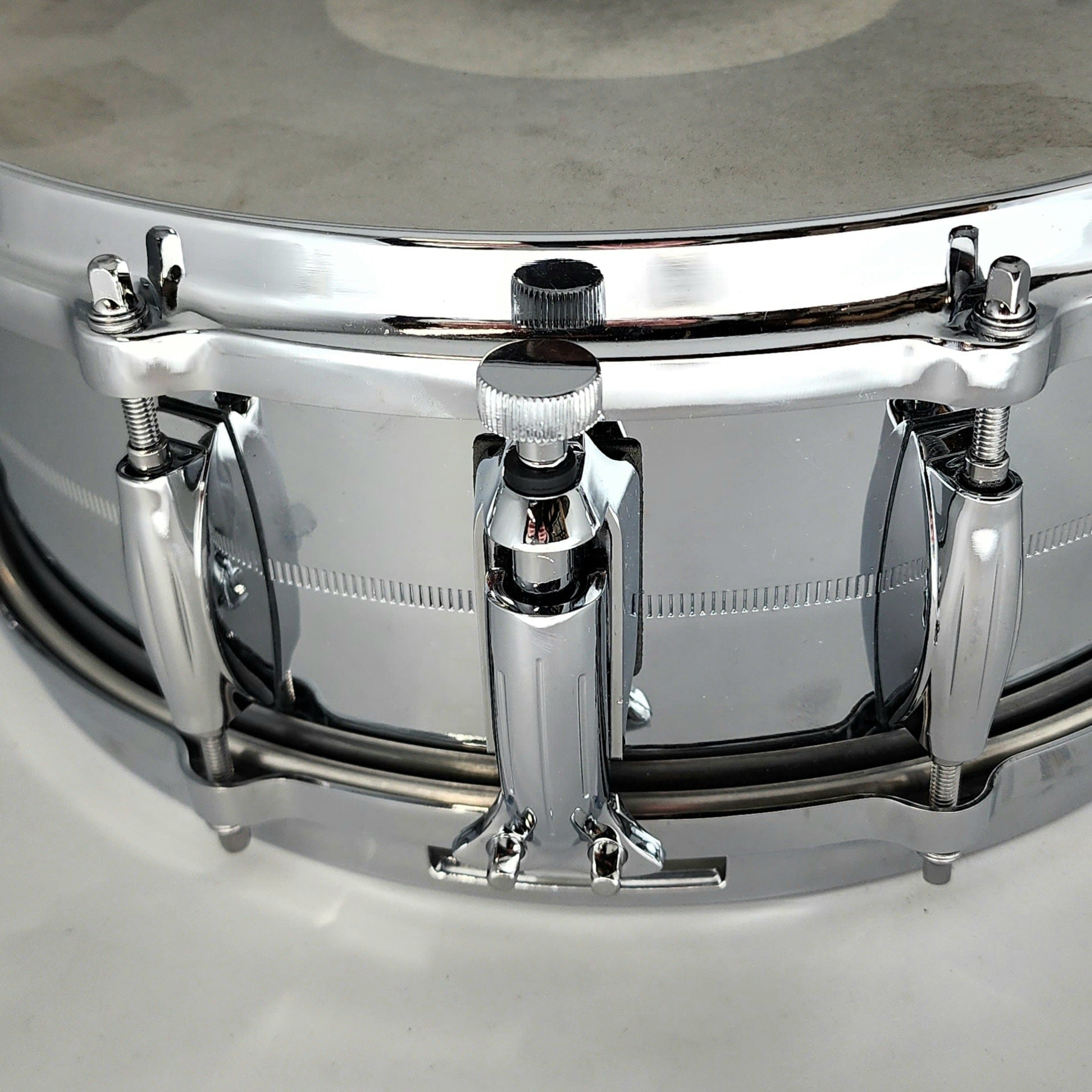 Used Gretsch USA Custom Chrome Over Brass 14x5 w/Internal Muffler