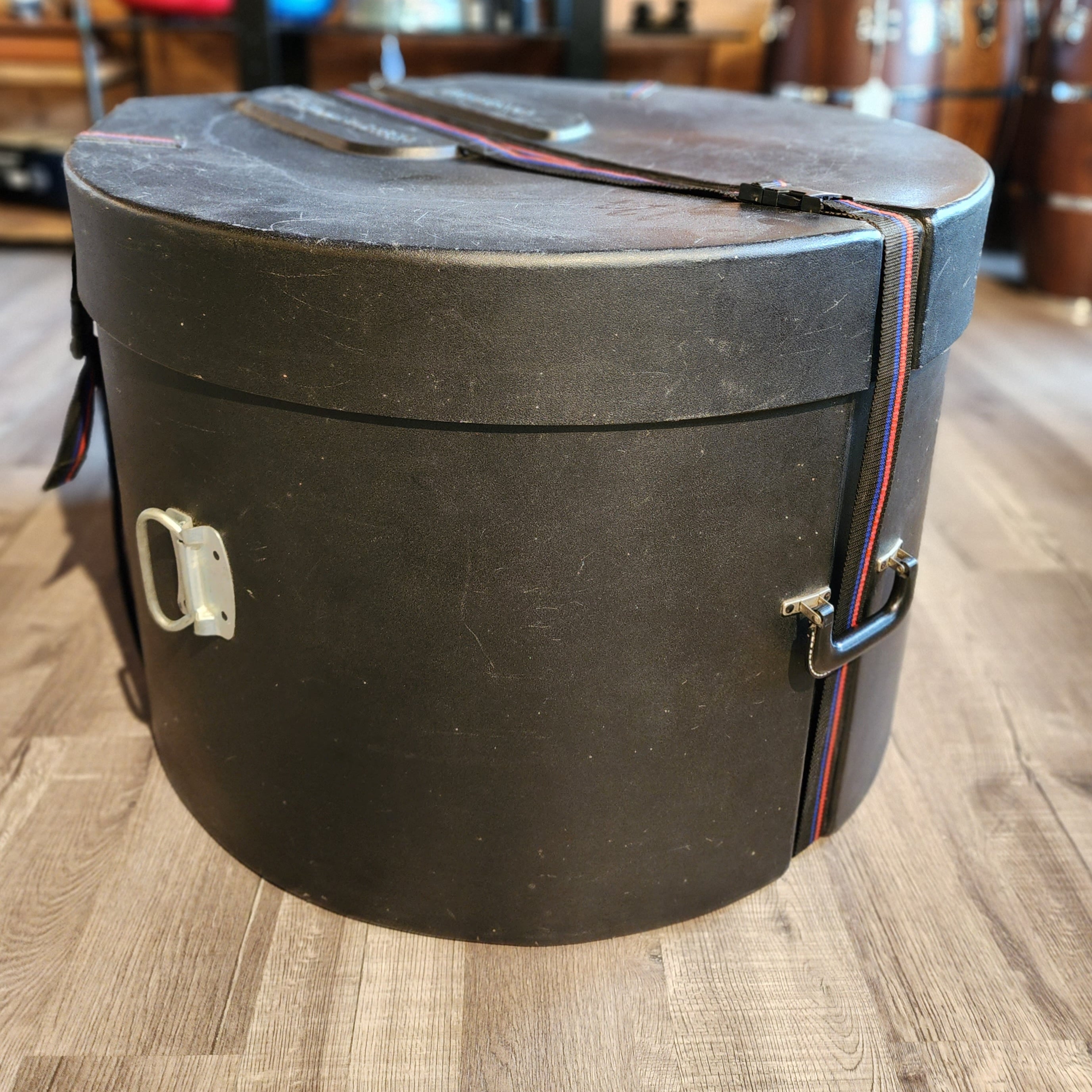 Used Humes & Berg Enduro Hard Shell Drum Case 26x16
