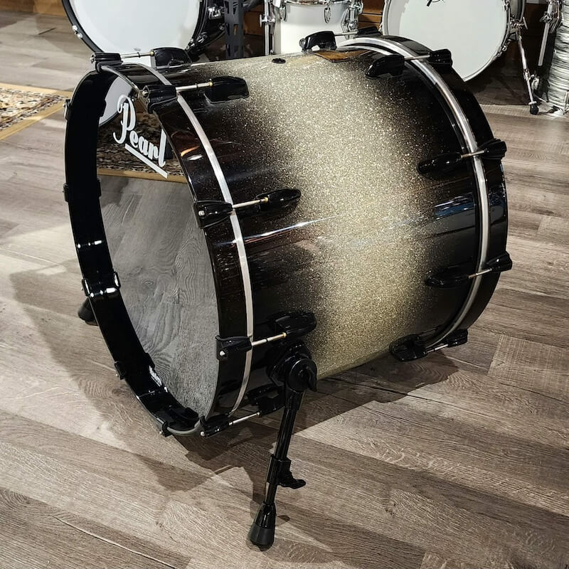 Used Pearl Masters Custom MaplemmX Bass Drum 22x18 Diamond Burst w/Black HW - Drum Center Of Portsmouth
