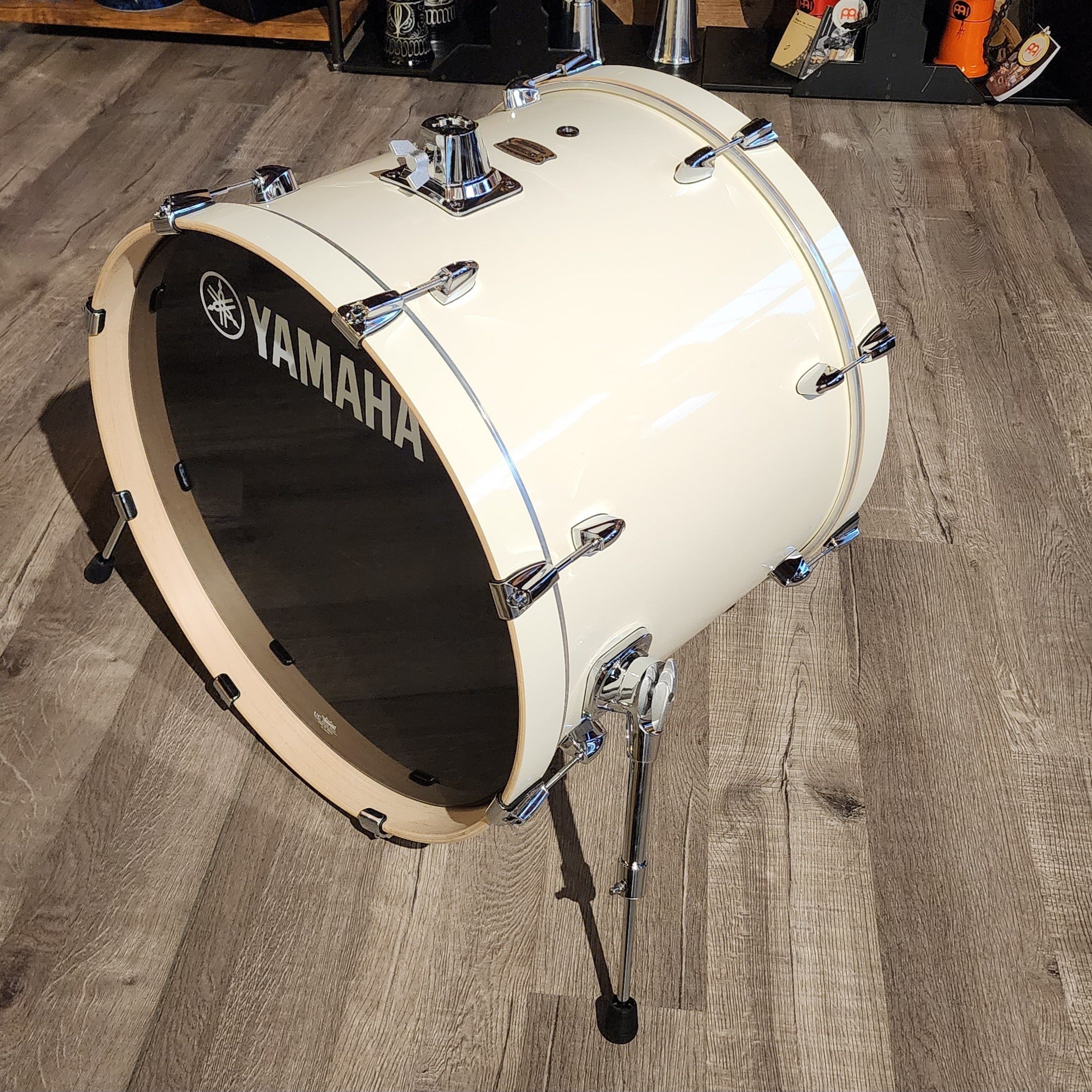 Used Yamaha Stage Custom Birch Bass Drum 22x17 Classic White