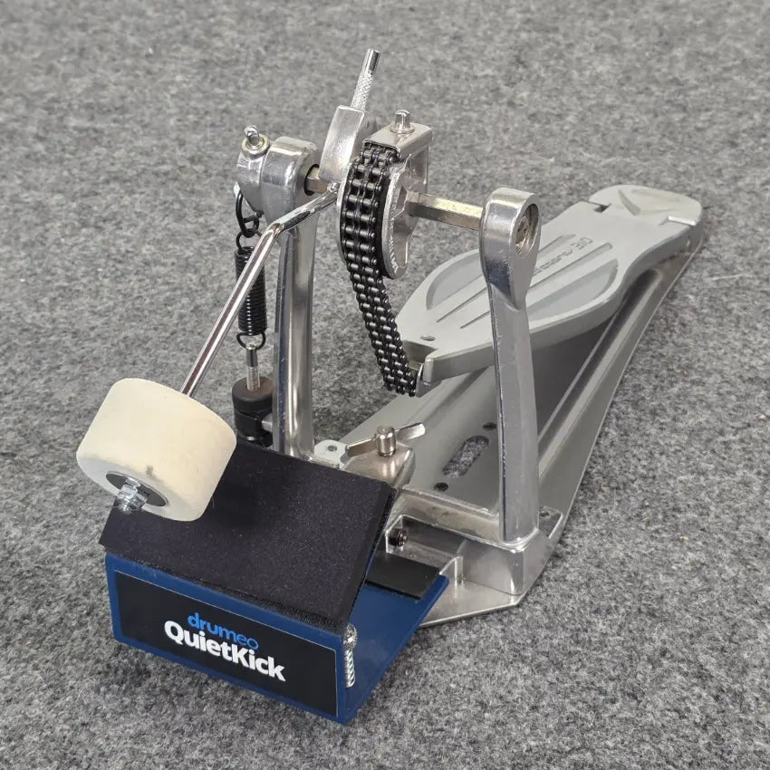 Used Tama Speed Cobra 310 Single Pedal  w/ Drumeo Quiet Kick Practice Pad - Drum Center Of Portsmouth