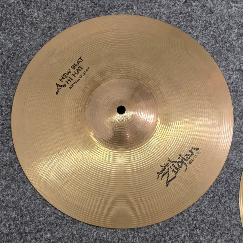 Used Zildjian A New Beat Hi Hat Cymbals 13" Brilliant 825/1200 grams - Very Good - Drum Center Of Portsmouth