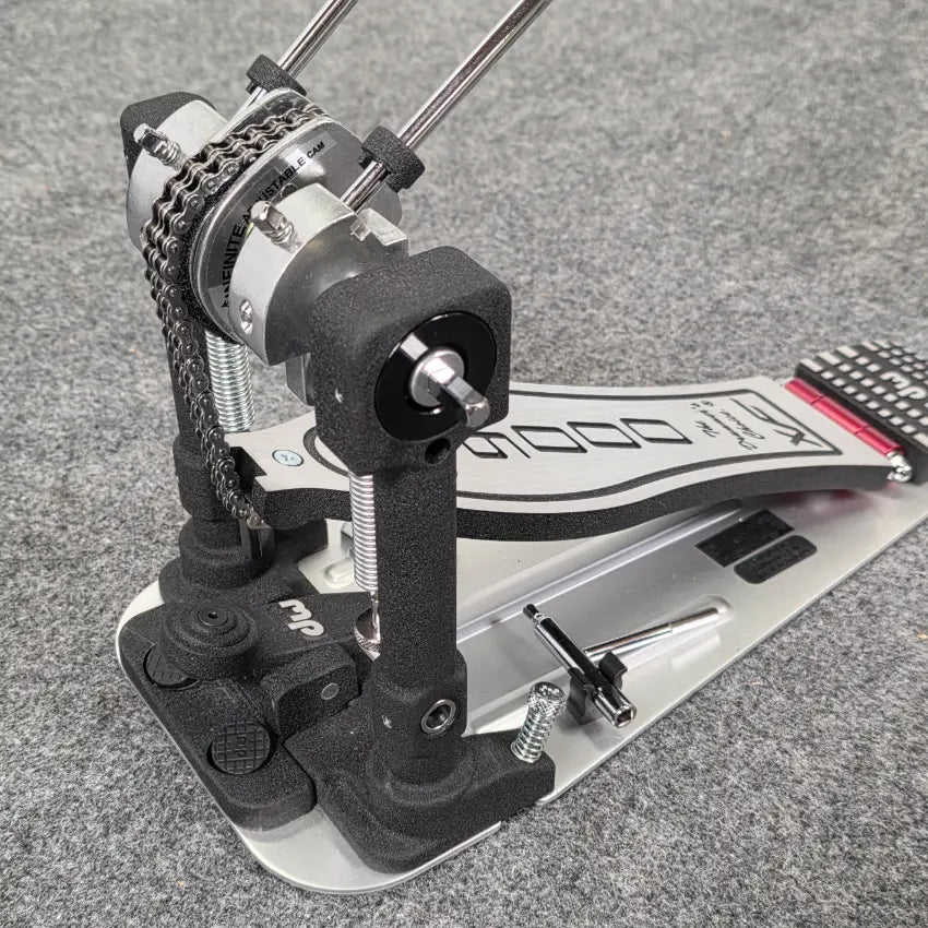 Used DW 9000XF Double Bass Drum Pedal w/Case- Very Good - Drum Center Of Portsmouth