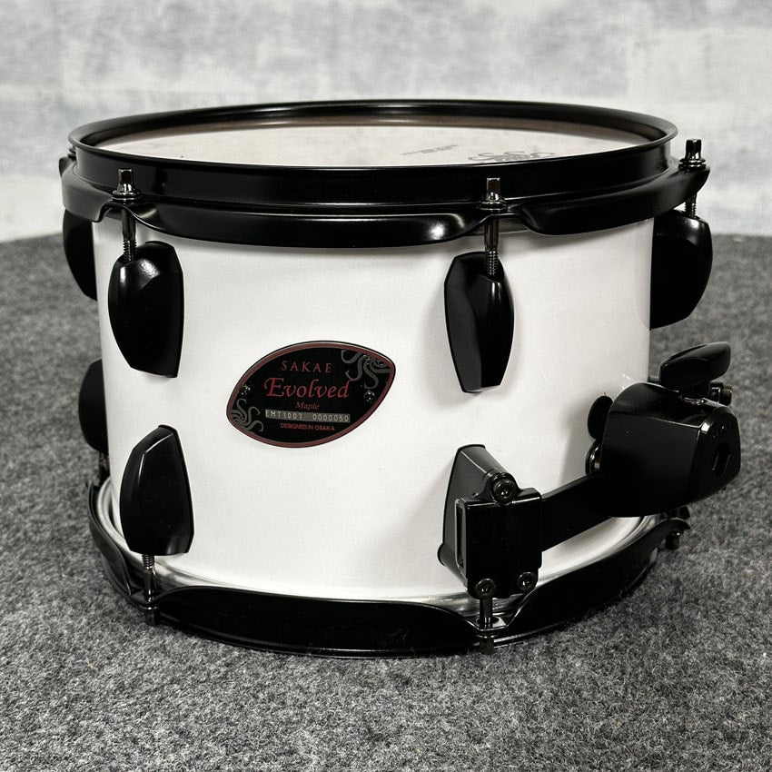 Sakae Evolved Maple Tom 10x7 Pearl White w/Black Hardware