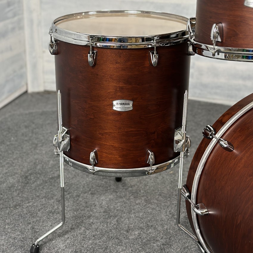 Used Yamaha Tour Custom Maple 4pc Drum Set w/22BD Chocolate Satin - Drum Center Of Portsmouth