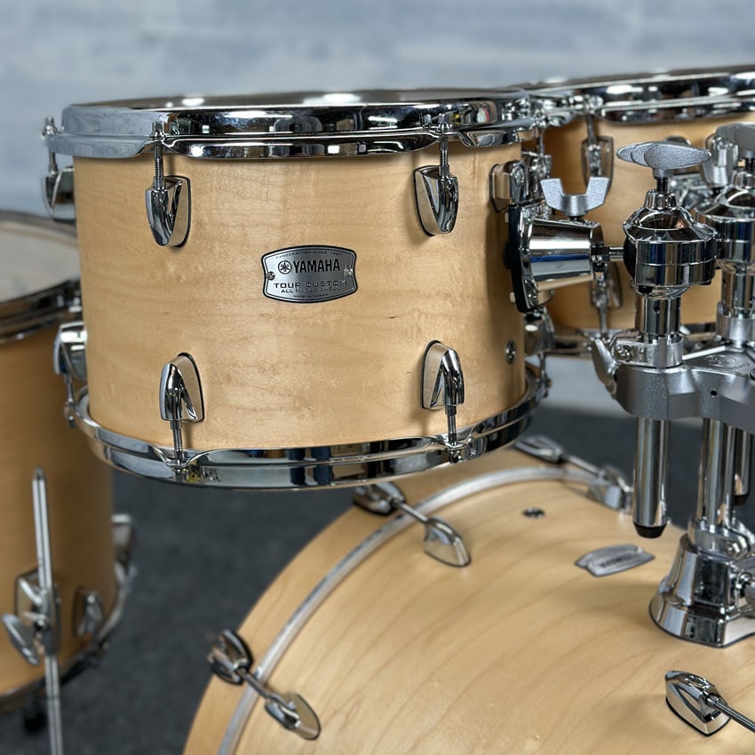 Used Yamaha Tour Custom Maple 4pc Drum Set w/20BD Butterscotch Satin - Drum Center Of Portsmouth