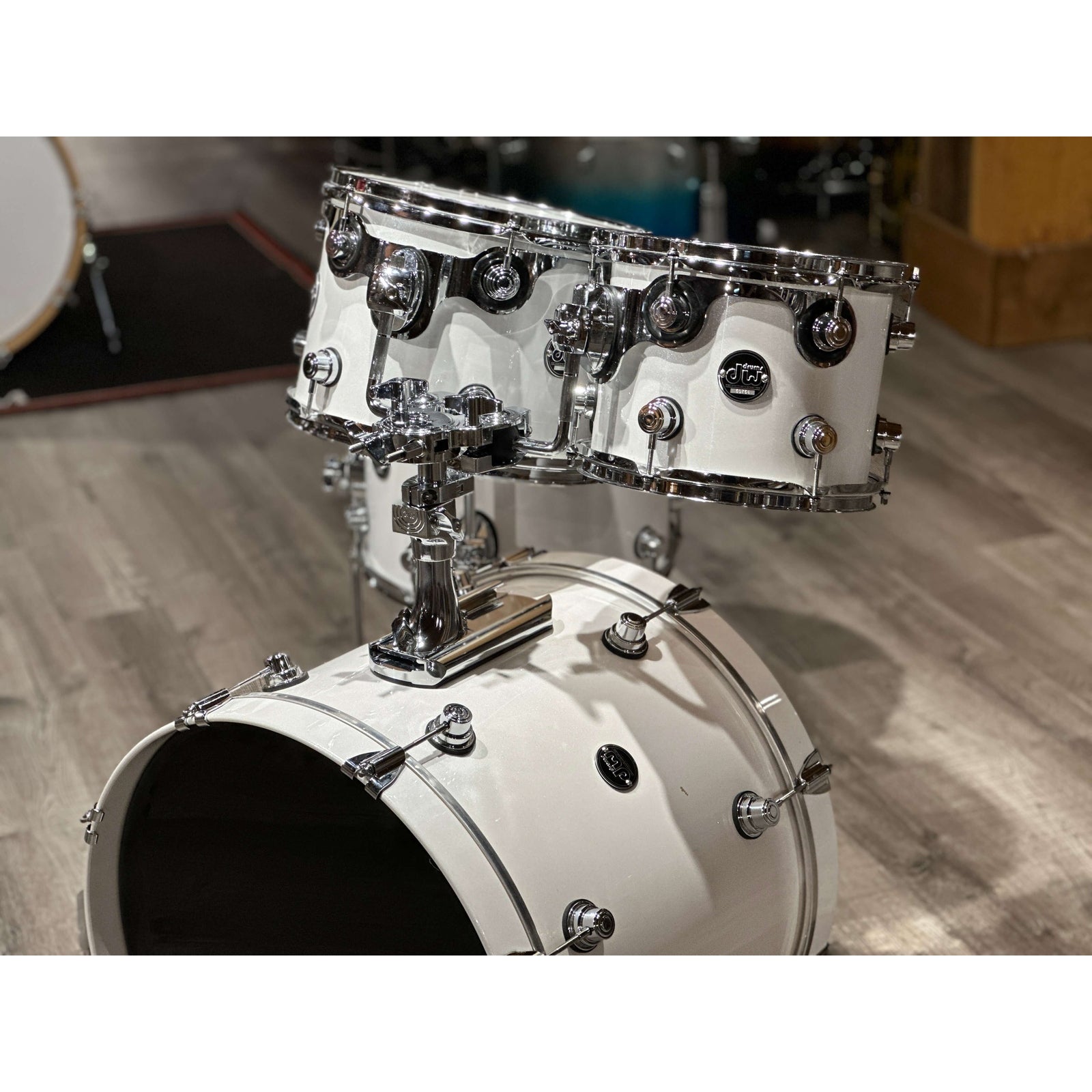 Used DW Performance Series 4pc Drum Set White Sparkle - Very Good