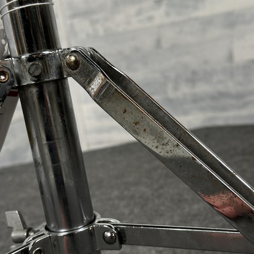 Used Roc-N-Soc Hydraulic Saddle Drum Throne, Red Cloth, Ext. Height - Fair - Drum Center Of Portsmouth