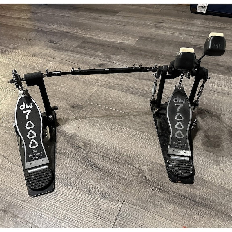 Used DW 7000 Single Chain Double Bass Pedal