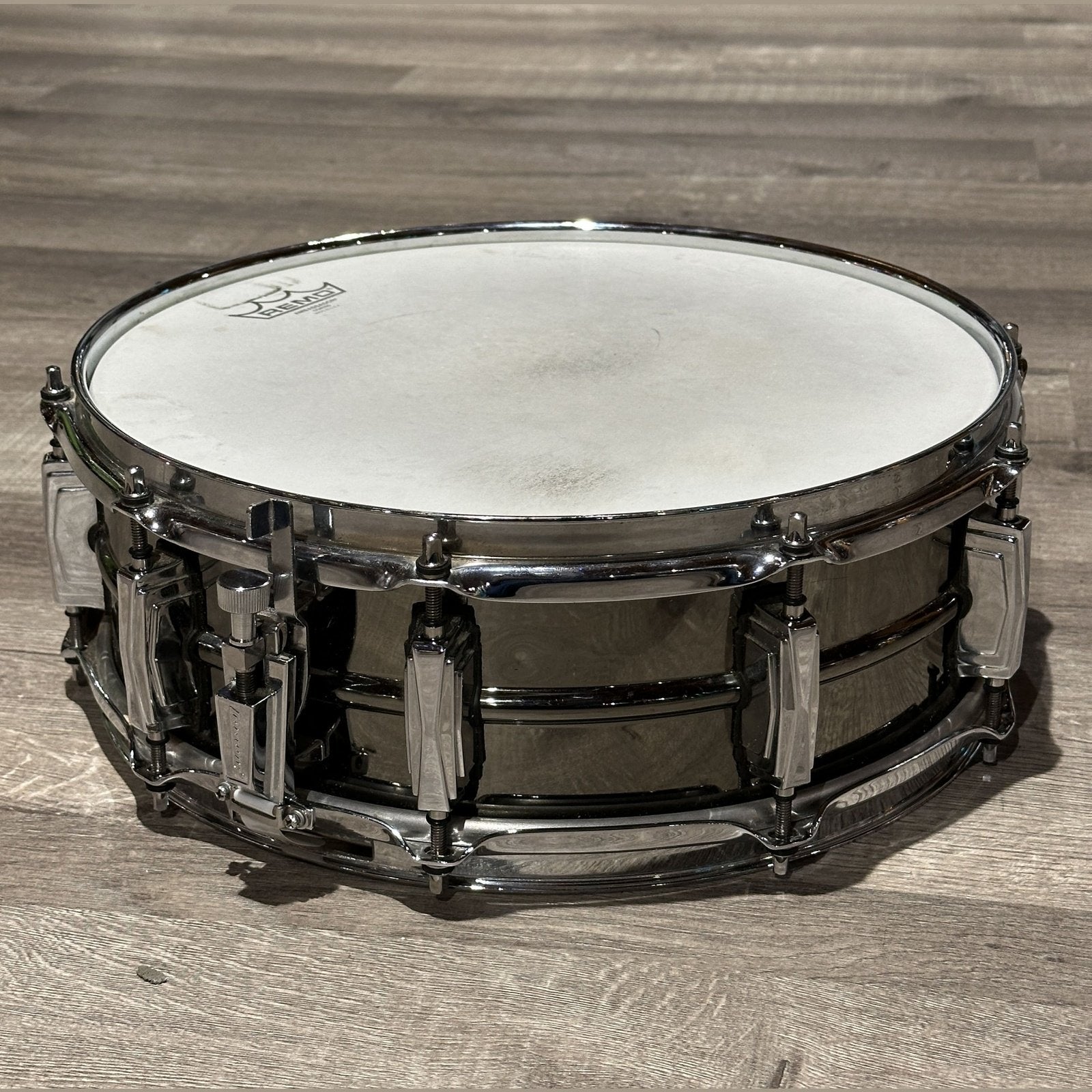 Used black store beauty snare drum