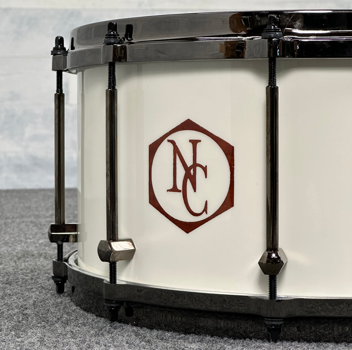 Noble & Cooley Solid Shell Classic Cherry Snare Drum 14x7 Antique White w/Die Cast Hoops