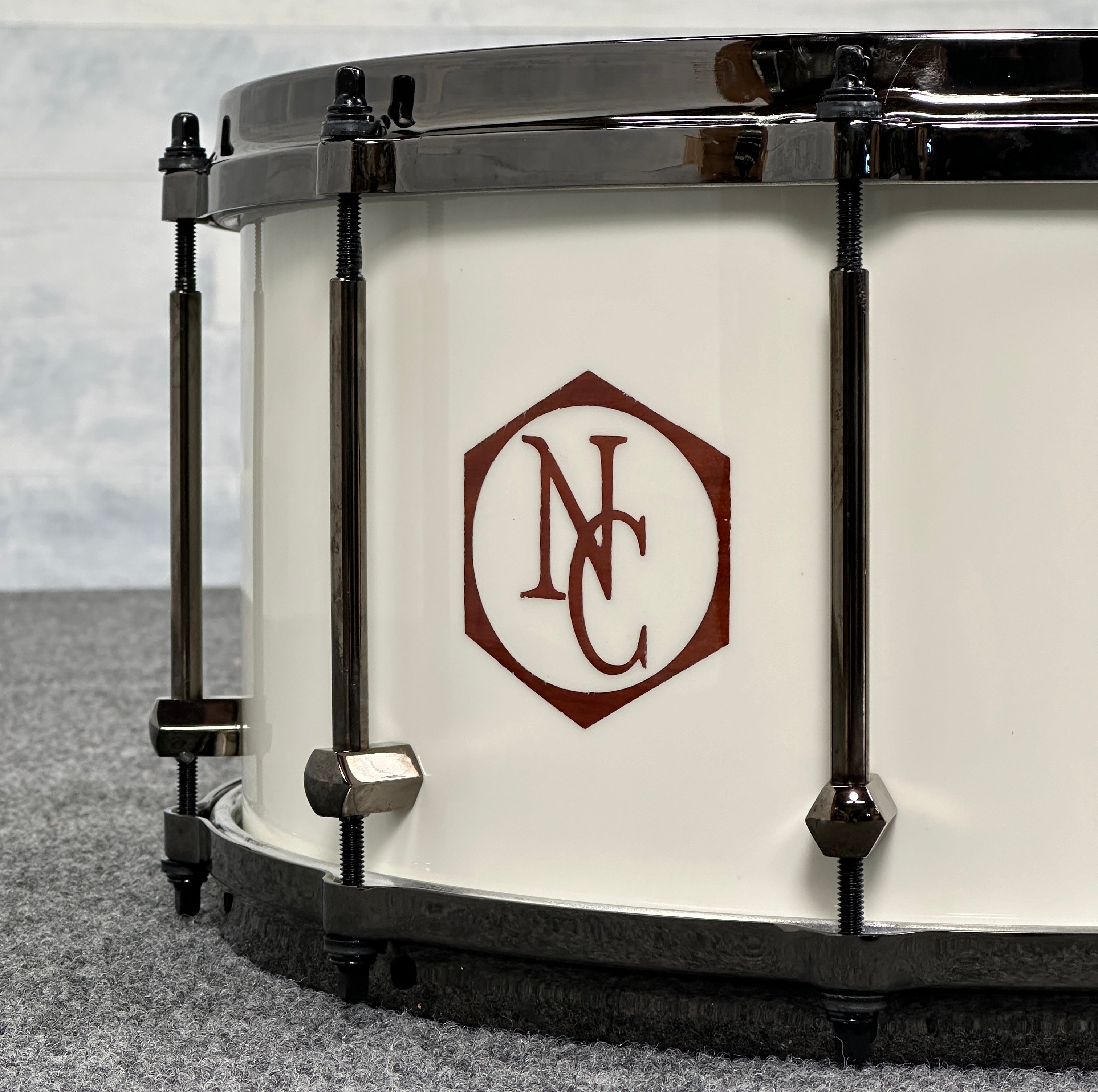 Noble & Cooley Solid Shell Classic Cherry Snare Drum 14x7 Antique White w/Die Cast Hoops