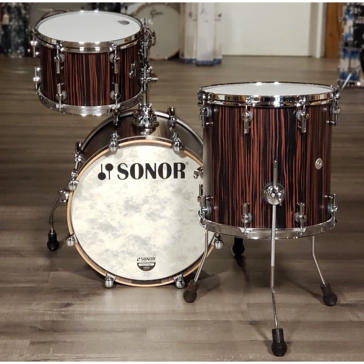 Sonor SQ2 3pc Medium Maple Drum Set w/Tom Arm Ebony Semigloss