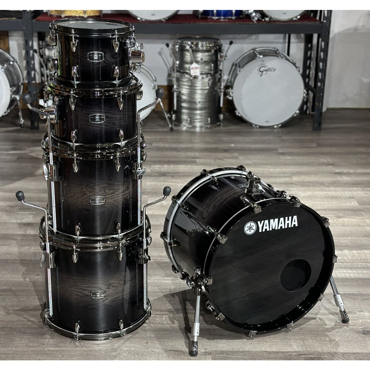 Used Yamaha Live Custom Oak 5pc Drumset Black Shadow Sunburst