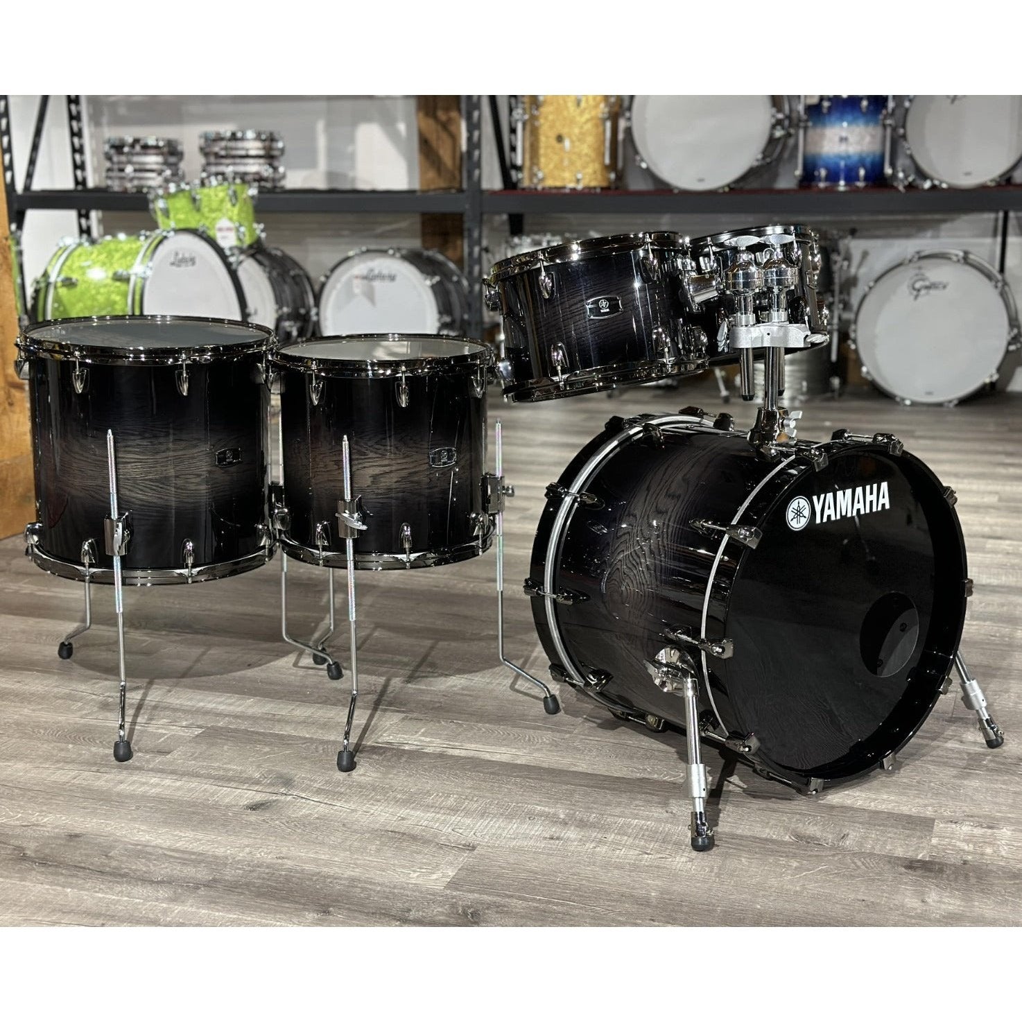 Used Yamaha Live Custom Oak 5pc Drumset Black Shadow Sunburst