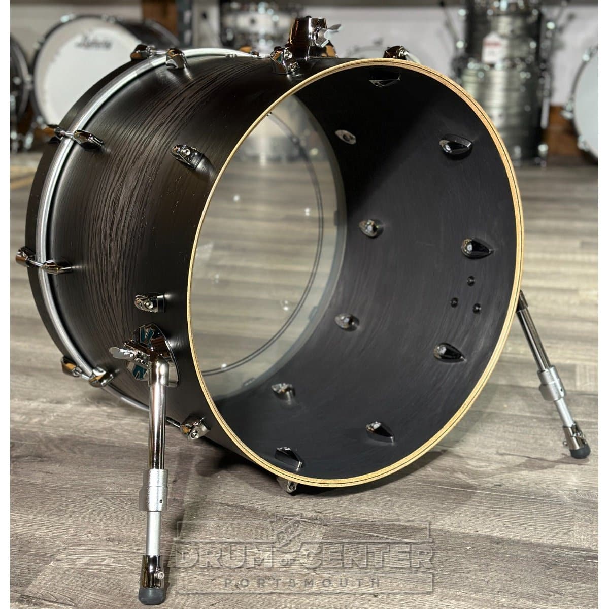 Yamaha Live Custom Hybrid Oak 4pc Drum Set w/22x16 BD Uzu Charcoal Sunburst