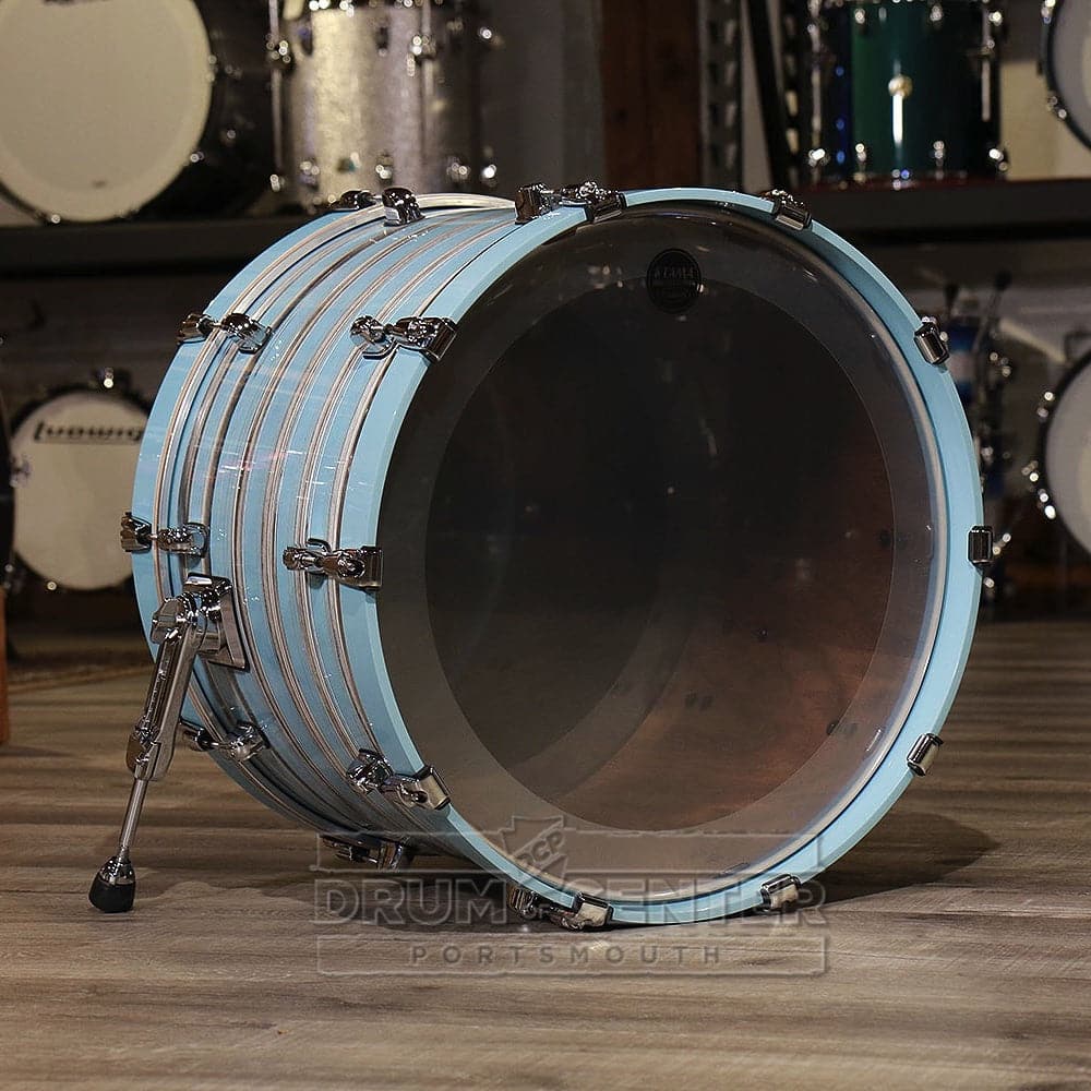 Tama Starclassic Walnut/Birch 22x14 BD w/NM- Lacquer Arctic Blue Oyster